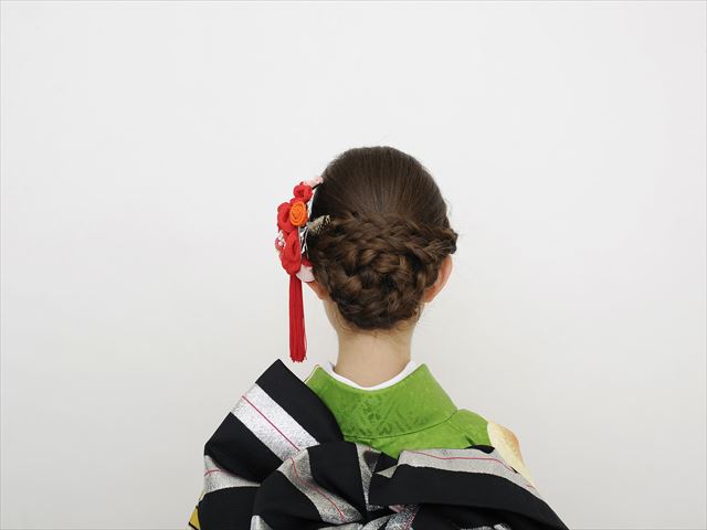 成人式の髪型 振袖に合うヘアスタイルコレクション 振袖レンタル 販売 ママ振を成人式向けでお探しの方は一蔵 公式
