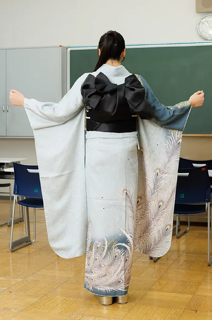 背面