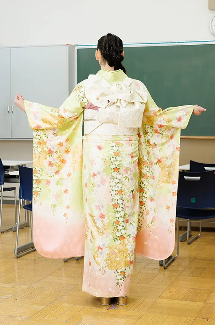背面